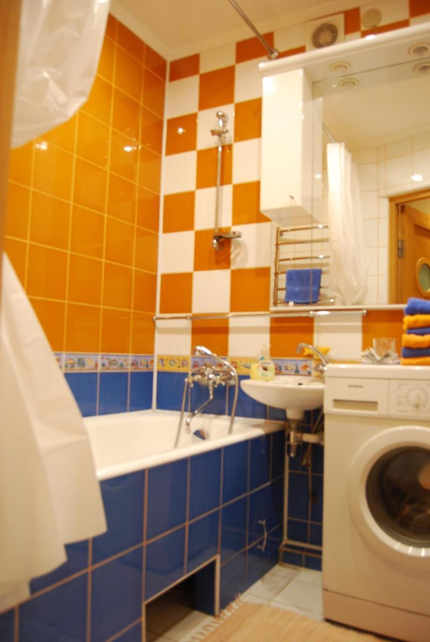 Three Bedroom Stepana Bandery Street 리우네 외부 사진