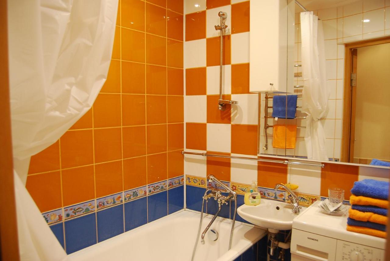 Three Bedroom Stepana Bandery Street 리우네 외부 사진
